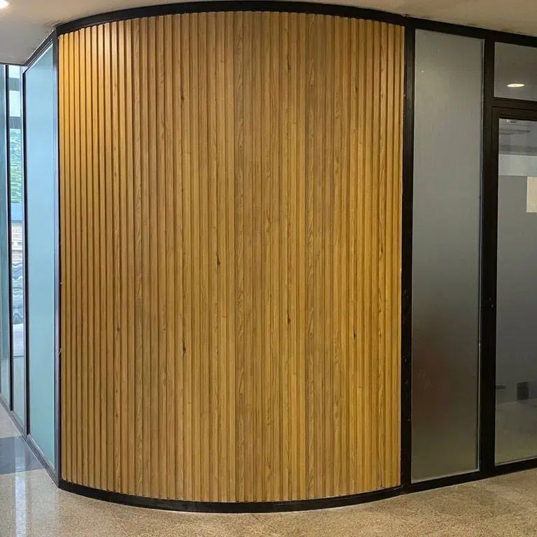 lam nhua gia go op tuong